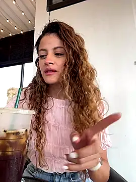 alana15 online show from October 28, 9:30 pm