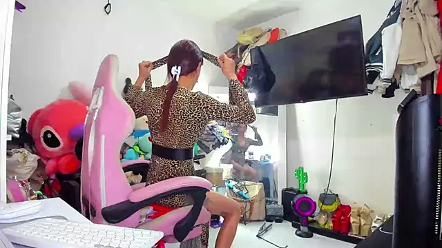 Lawrncesofiets online show from October 31, 7:40 pm