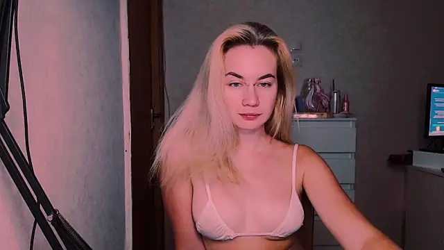 xxxcharismaaa online show from September 25, 3:05 am