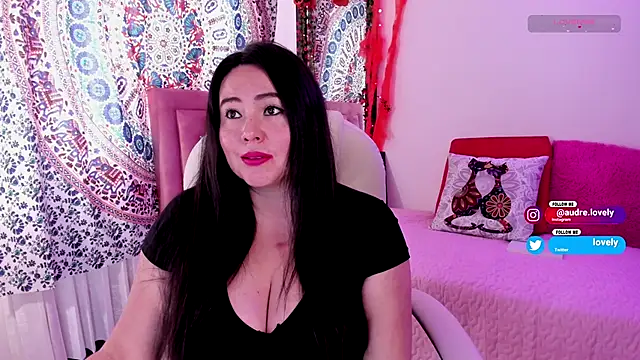 AudredLovely online show from November 9, 5:20 pm