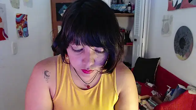 soynanabela28 online show from September 18, 7:07 am