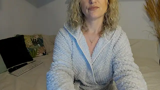 Jadore able online show from February 3, 3:04 am