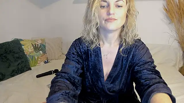 Jadore able online show from February 5, 2:36 am