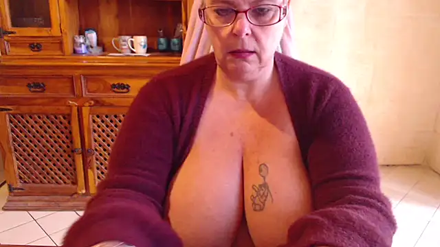 MISS LINDAH online show from March 22, 8:20 am