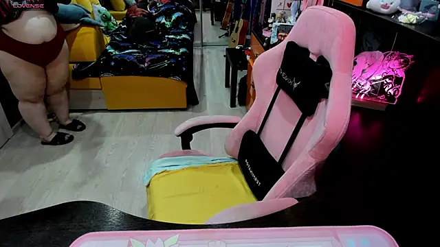 Softie Sofy online show from April 7, 4:14 am