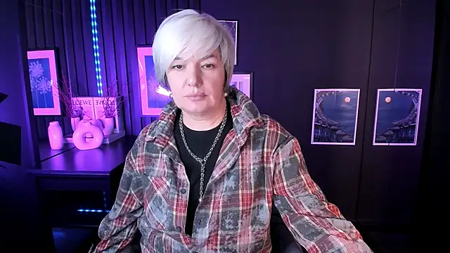 CarmenSoft online show from April 22, 8:50 pm