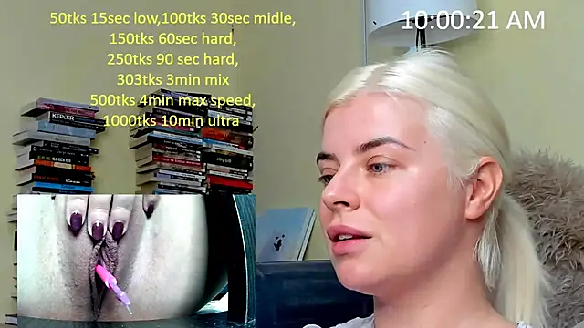 queenofthenighttt online show from November 22, 9:01 am