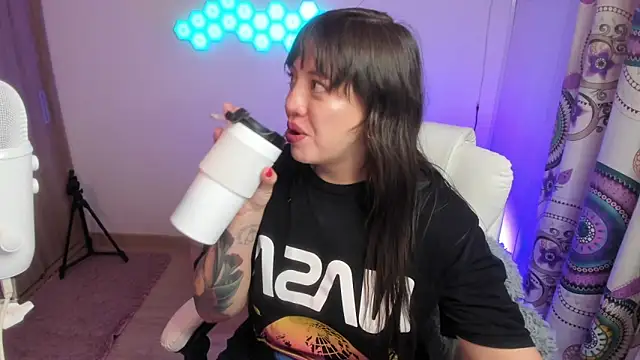 Snapshot of sophia_grants chatting on October 29, 6:18 am sophia grants online show from October 29, 6:18 am