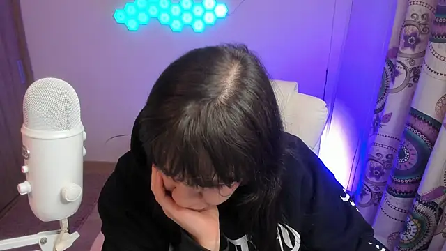 Snapshot of sophia_grants chatting on October 15, 7:22 am sophia grants online show from October 15, 7:22 am