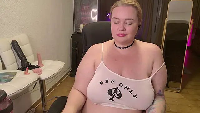 MargotGrey online show from November 14, 8:31 pm