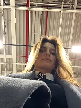 -AngelAri- online show from October 18, 9:05 pm