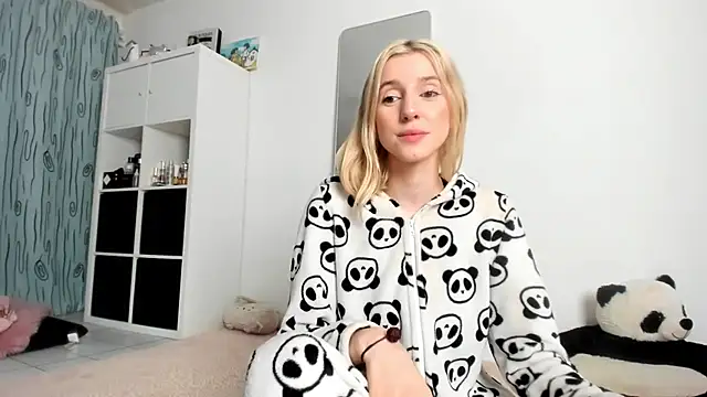 KenzieDawton online show from October 16, 7:00 am