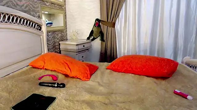 Iam Luna online show from March 21, 2:22 pm