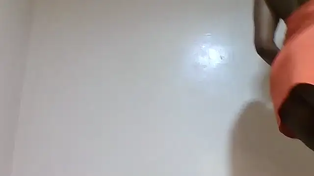 sweetelle09 online show from October 21, 1:31 am