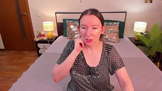 CatherineWalls online show from May 25, 5:50 am