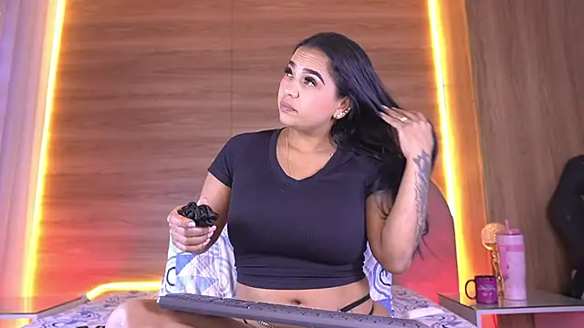 alexaa walker online show from April 17, 12:07 pm