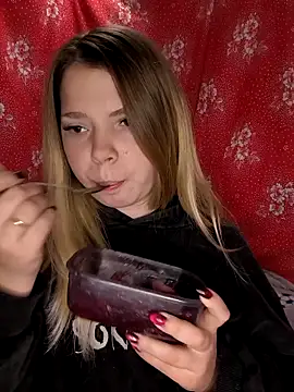 Zuli Kiska online show from November 24, 9:28 pm