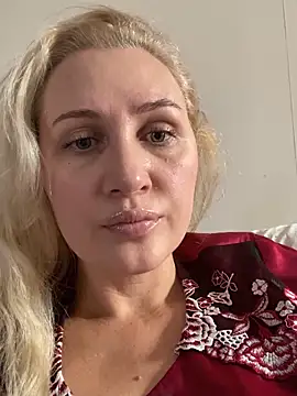 YourBlondee online show from October 30, 8:38 am