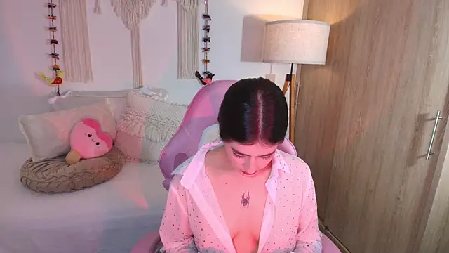 iriswest  online show from January 17, 11:45 pm