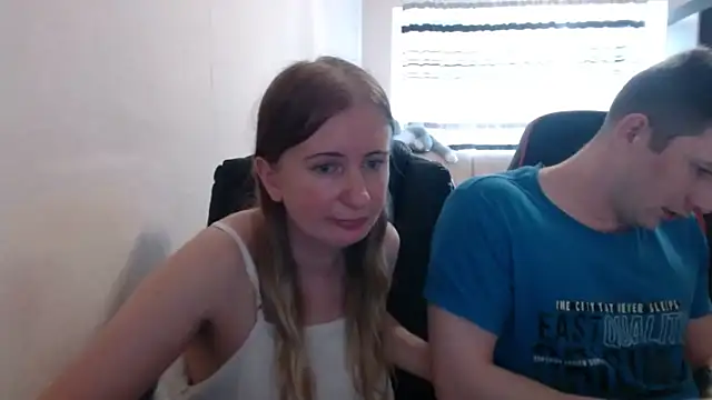 Snapshot of PeterAndJen chatting on September 11, 2:39 pm PeterAndJen online show from September 11, 2:39 pm
