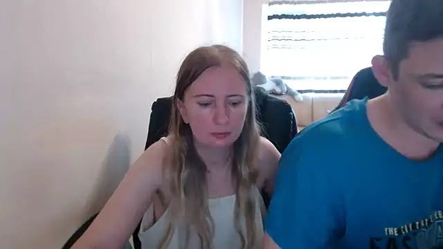 Snapshot of PeterAndJen chatting on September 10, 2:06 pm PeterAndJen online show from September 10, 2:06 pm