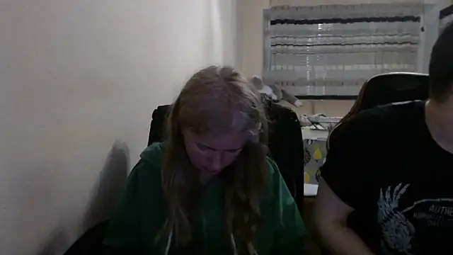 PeterAndJen online show from April 18, 7:58 pm