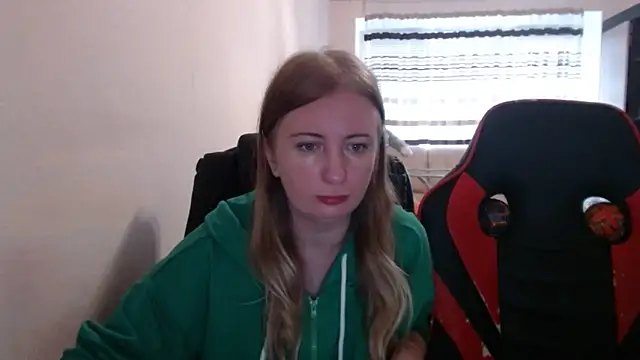 PeterAndJen online show from October 21, 8:40 am