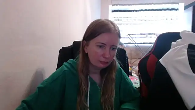Snapshot of PeterAndJen chatting on October 17, 8:17 am PeterAndJen online show from October 17, 8:17 am