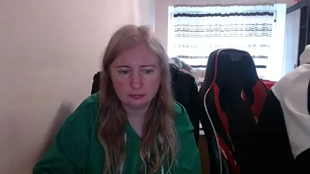 PeterAndJen online show from April 15, 8:15 am