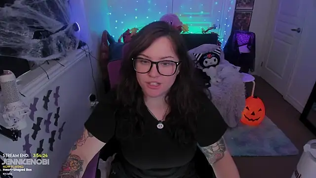 JennKenobi online show from October 28, 2:45 pm