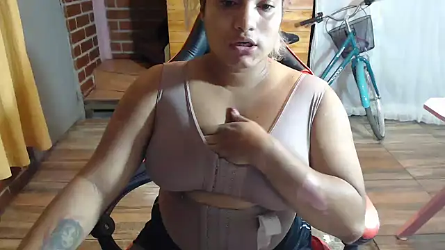 Hilarybunnyy online show from March 14, 1:50 am