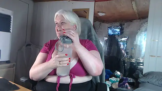 sexychazza16 online show from September 8, 6:51 pm