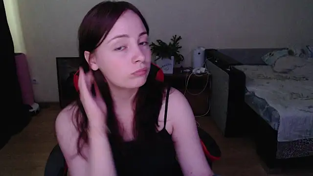 Laralianna online show from June 17, 7:32 am
