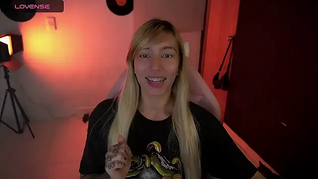 Saucy Jenn online show from April 17, 3:52 am