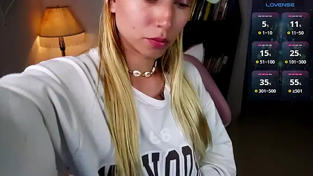 Saucy Jenn online show from January 9, 2:38 am