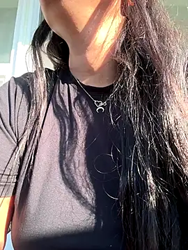 MeghanXO online show from November 20, 3:02 pm