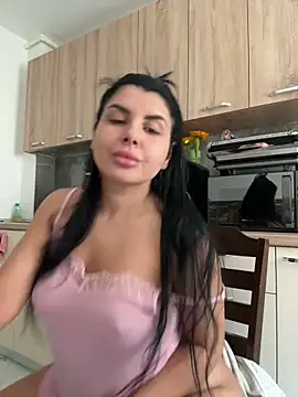 Snapshot of Scarlett-Dream chatting on October 1, 9:25 am Scarlett-Dream online show from October 1, 9:25 am