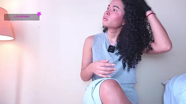 Snapshot of GabriSaenz chatting on October 15, 2:19 pm GabriSaenz online show from October 15, 2:19 pm