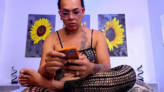 KataLehlla online show from November 6, 12:00 pm