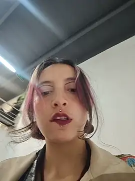  Laary online show from June 5, 8:48 pm
