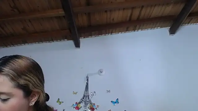 Nicolle Milf online show from November 29, 7:29 pm