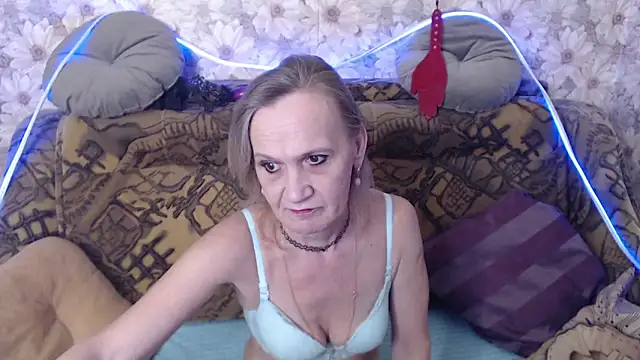 MissBekker online show from December 19, 5:49 pm