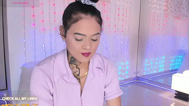 ohyesly  online show from September 23, 11:19 am