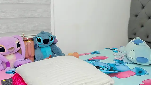 Elizabeth 18  online show from November 8, 3:22 am