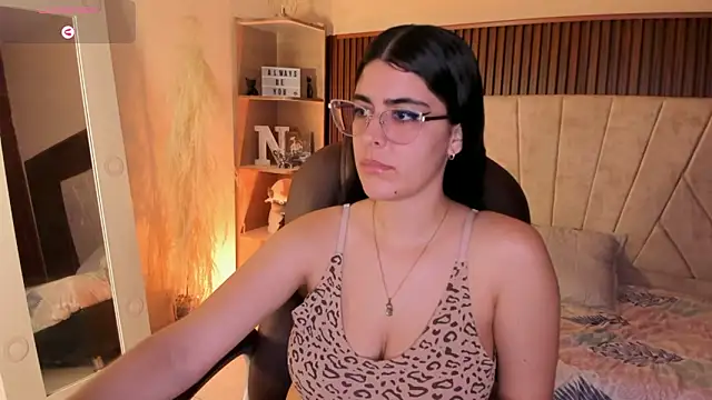  Niah  online show from December 4, 8:09 pm