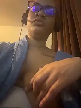 nickytheehawtie online show from March 26, 1:46 pm