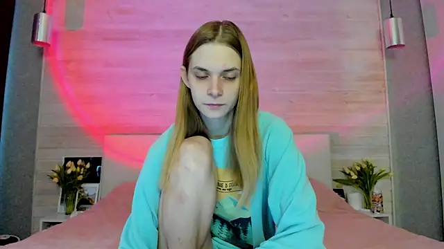 molly hunt  online show from March 25, 5:00 am