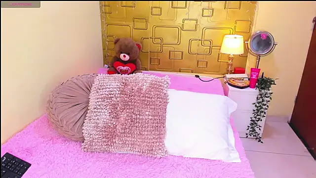 Julia Haye online show from April 20, 2:36 am