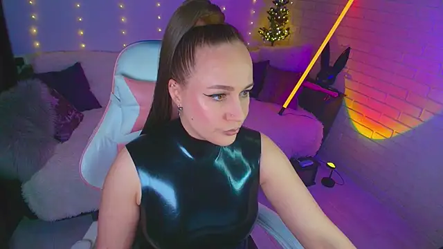 pepper cat  online show from April 9, 11:21 pm