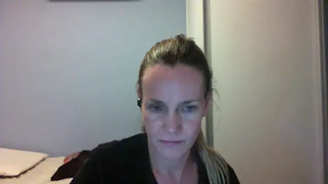 Annylove1 online show from October 20, 12:57 am